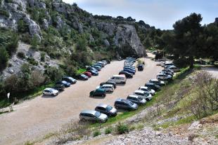 Port-Miou parking for residents only