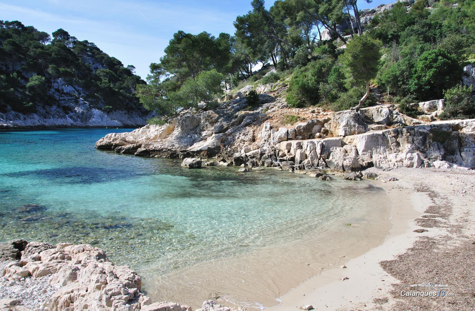 crystal Brilliant Available Way to go to the calanque d'En-vau