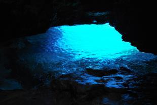 Underwater exit of the grotte de la porte de Rome