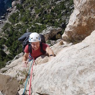 Escalade d'une paroi dans les calanques de Marseille