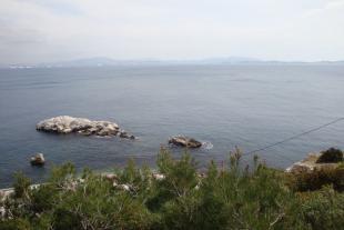 The calanque seen from the path going to Niolon