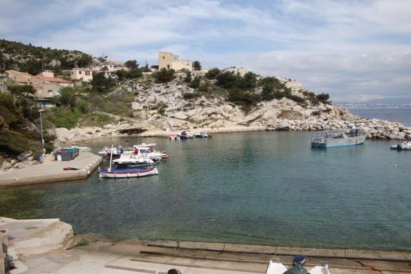 Port and small beach of Niolon