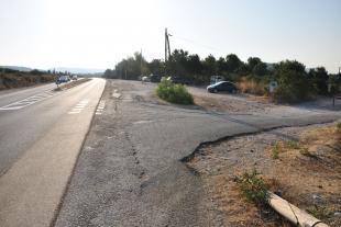 Access to la Gardiole area from the road of la Gineste, in front of Carpiagne military camp