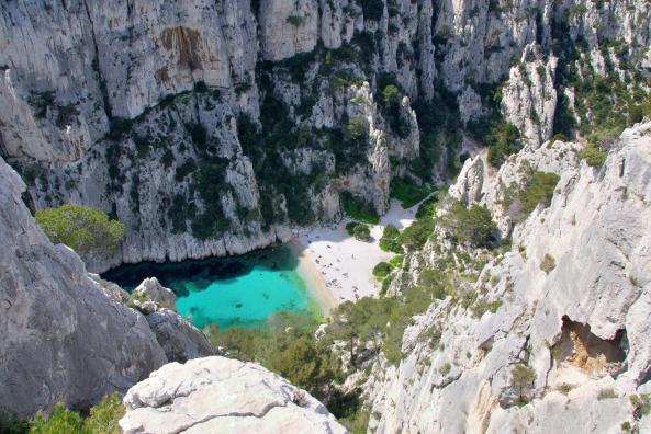 Plage d'En vau vues des crêtes