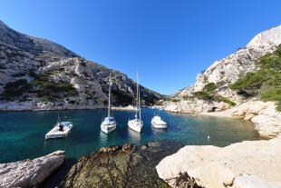 Bateaux dans la calanque de Morgiou