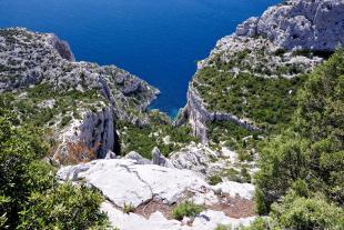 La calanque de l'Oeil de verre et le val vierge vus du Cap Gros