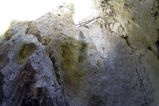 Le vallon de l'Oule fini par un petit canyon plongeant sur la mer