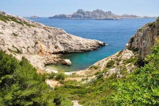 Riou face à la calanque de Podestat