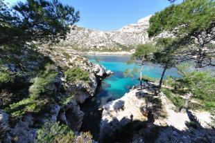 Creek at the beginning of the cape Sormiou