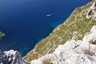 Cliffs of the Cap Canaille and the sea