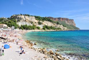 Beach of la Grande Mer and the Cap Canaille in Cassis