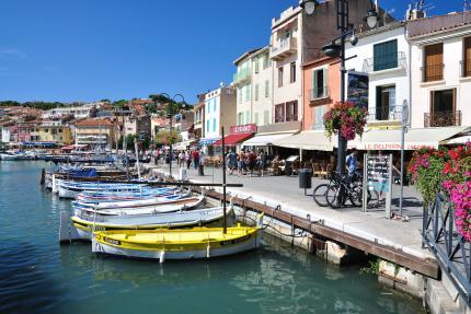 Barques dans le port de Cassis