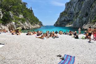 Plage d'En-vau en Juillet