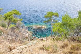 Small island near Seynerolles