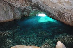 La Grotte Bleue éclairée au flash