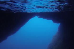 En sortant de la grotte de la porte de Rome