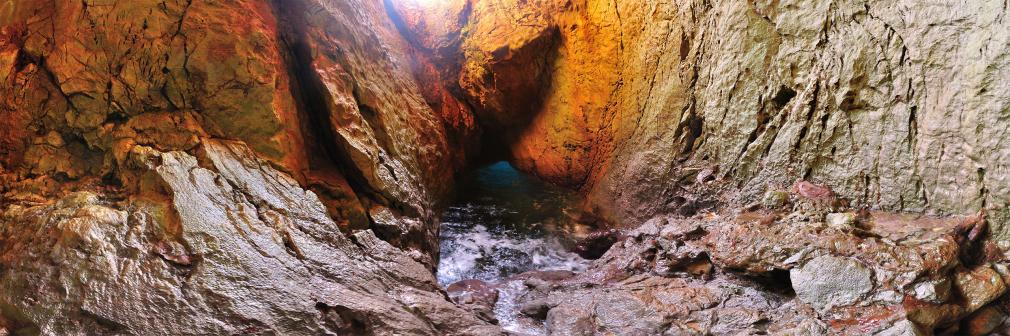 Inside view of Capelan cave