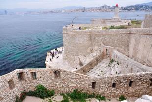 Outer wall and landing stage