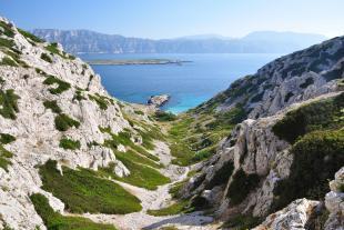 Plage de Riou et île Plane vues du col de la Culatte