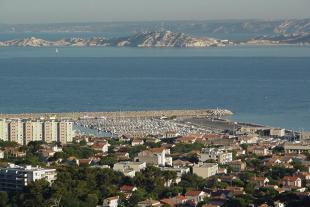 Vue du port depuis les collines