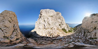 Photo panoramique du col de la Culatte sur l'île de Riou